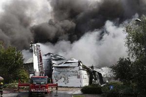 El foc destrueix a Londres el principal magatzem de música independent del Regne Unit